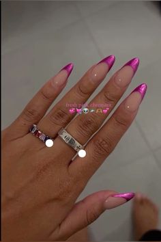 pink chrome french tip almond nails Hot Pink Chrome Nails Designs, Almond Nails Chrome Tip, Pink Chrome Design Nails, Summer Nails Metallic, Chrome Almond French Tip, French Tip Pink Chrome, Magenta French Nails, Pink Metallic French Tip Nails, Pink Crome French Tip