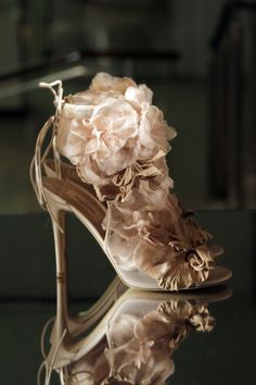 Valentino heels... Valentino Wedding Shoes, Valentino Heels, Valentino Fashion, Bohol, Crazy Shoes, Pretty Shoes