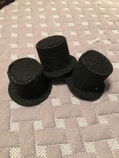 Set of 3 mini black top hats Top Hats For Women, Tiny Hats, Mini Top Hats, Mini Hats, Wine Bottle Topper, Black Top Hat, Mini Hat, Bottle Toppers, Mini Top Hat