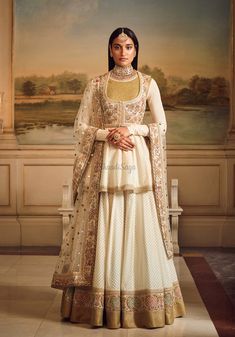 Sharara Style, Sabyasachi Lehenga Bridal, भारतीय दुल्हन संबंधी, Sabyasachi Bridal, Bridal Dupatta, Nikkah Dress, Bridal Outfit