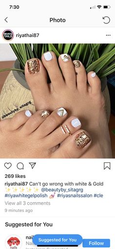 Pedicure Ideas White With Design, Winter Gel Toe Nails, Country Pedicure Ideas, Nashville Pedicure, Spring 2023 Pedicure Trends, Boho Toenails, Pedicure Ideas New Years Toenails, Fall Beach Toenails, Fall Wedding Pedicure