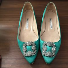 Ugh! These Are Damaged, Authentic Hangisi Flats In Emerald Green. Worn For Wedding. These Run Super Narrow And Post Baby My Feet Are Just Too Squashed In Them. Chic Flat Wedding Shoes For Formal Occasions, Designer Green Heels For Wedding, Elegant Green Wedding Shoes For Formal Occasion, Manolo Blahnik Hangisi Flats, Hangisi Flats, Manolo Blahnik Green, Manolo Blahnik Hangisi, Blahnik Shoes, Manolo Blahnik Shoes