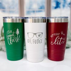 Christmas Laser Engraved Tumbler - Barn Street Designs Glass Laser Engraving, Glass Laser Engraving Ideas, Laser Engraved Tumblers, Engraved Tumbler Ideas, Laser Engraved Cheese Board, Tumblers Ideas, Engraved Christmas Gifts, Laser Crafts, Laser Engraved Metal