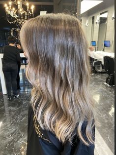 Blonde Layered Hair, Medium Blonde Hair, Balayage Hair Dark, Dirty Blonde Hair, Honey Blonde Hair, Honey Hair, Blonde Hair Shades, Balayage Hair Blonde