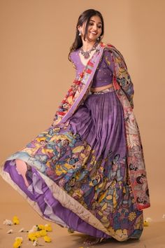 Kalamkari Crop Top Lehenga, Halfsarees Designer, Pen Kalamkari Lehangas, Kalamkari Langa Voni, Kalamkari Half Saree Designs, Halfsarees Traditional, Kalamkari Half Saree, Traditional Half Saree Designs