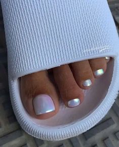 Pedicure 2024 Trends, White Chrome Toe Nails, Pastel Pedicure, Fun Pedicure, Nail Pedicure, Pedicure Designs Toenails, Trends Nails, Pedicure Nail Designs, Pedicure Colors