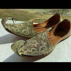 New Aladdin Babouche Slipper Shoes For Women -Never Worn! -Fits A 6 1/2 Or 7 Woman -Stunning, Originally Pakistani Leather Handmade Pakistani Shoes, Babouche Slippers, Shoe Pattern, Slipper Shoes, Aladdin, Shoes For Women, Woman Colour, Leather Handmade, Slippers