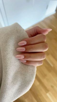 Nail Designs Pink Chrome, Slight Almond Shape Nails, That Girl Nails Aesthetic, Nail Ideas Acrylic Chrome, Light Pink Marble Nail Designs, Simplistic Acrylic Nails, Ami Charlize Nails, Neutral Cute Nails, Light Pink With Chrome