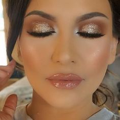 Glitter eyes makeup Organization Makeup, Glitter Eye Makeup, Vanity Makeup, Dramatic Makeup, Women Makeup, Makeup Room