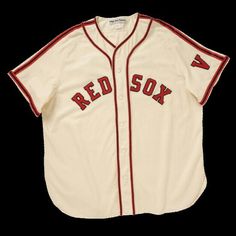 Red Sox Outfit, Baseball Jersey Outfit Women, Red Sox Jersey, Baseball Fashion, Oversized Jersey, Jersey Tshirt, College Jackets, Baseball Outfit