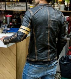 Cafe Racer Leather Jacket, Punk Man, Vintage Cafe Racer, Mens Leather Coats, Motorcycle Leather Jacket, Stand Collar Coat, Leather Coat Jacket, Men Street Fashion, Neue Outfits