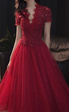 Long Gown Elegant, Partywear Outfits, Red Frock, Gowns Dresses Elegant, Frock For Women, Designer Evening Gowns, Contemporary Dresses, Gowns Prom, Black Prom Dress