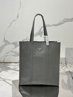 Size: 36cm*39cm*13cm It comes with Dust box, Care manual, Tag, and Paper bag. High-end Large Shopping Bag, High-end Large Bag For Daily Use, High-end Large Bags For Daily Use, High-end Large Shoulder Bag For Everyday Use, High-end Everyday Square Bag, High-end Square Everyday Bag, Large Modern Satchel With Dust Bag, Modern Large Satchel With Dust Bag, Large Modern Box Bag With Handles