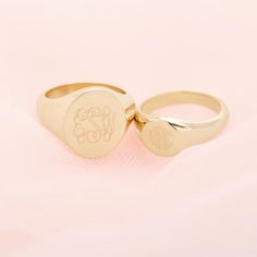 Claire Petite Signet Ring – Brook & York Engraved Signet Ring, Custom Signet Ring, Signet Rings Women, Day With Friends, Gold Signet Ring, Modern Ring, Lovely Ring, Silver Rose Gold, Signet Ring