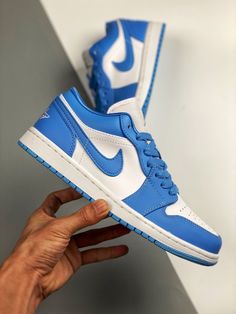 Air Jordan 1 Low ” UNC” University Blue/White AO9944-441 Walk the talk and make a statement with our top-quality Sneakers. Shop now and step up your shoe game! Please carefully choosing the size number according the size chart as we CAN NOT offer return or refund if you choose a wrong size.The product need 3-5 business days to check the quality before shipping.Our High Quality Shoes models are various, please contact to our support to ask for the model you need.Because each device displays a different color. Therefore, the actual color of the item may not be 100% the same [...] Air Jordan 1 Low Unc, Jordan 1 Milan, Jordan 1 Low Unc, Air Jordan 1 Chicago, Walk The Talk, Unc University, Jordan 1 Blue, Blue Chill, Jordan 1 Black