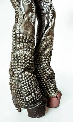 #rock #aesthetic #spikes #grunge #grungy #70s #theme #fashion #tunblr #boots #rockstar 70s Theme, Deconstruction Fashion, 2000s Japanese Fashion, Rock Aesthetic, 2010s Fashion, Fashion Boy, Concept Clothing, Punk Style