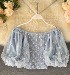 Mode Pastel, Fashion Tops Blouse, Trendy Fashion Tops, Fashion Attire, Fashion Design Clothes, Teenage Fashion Outfits