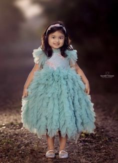 Langa Designs, Net Frocks, Mom Daughter Matching Dresses, Party Wear Frocks, Frocks For Kids, Girl Western, Cutwork Blouse, Angel Kids