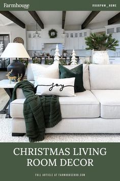 NEUTRAL CHRISTMAS LIVING ROOM DECOR Christmas Sofa Decor, Christmas Heaven, Black And White Christmas Decor, Green Christmas Tree Decorations, Christmas Coffee Table Decor, Christmas Sofa, Christmas Living Room Decor, Black And White Christmas, Silver Christmas Decorations