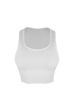 Scoop neck sculpting soft smooth basic crop top Slip on closure Bra friendly Runs true to size 92% Nylon 8% Spandex Julia is in size SM Height: 5'7" Bust: 32" Waist: 26" Hips: 38"