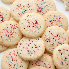 14 Festive Eggless Christmas Cookie Recipes to Try This Season - TastyBiteIdeas Sugar Cookie Recipe No Egg, 3 Ingredient Sugar Cookie Recipe, Eggless Sugar Cookie Recipe, Pad Wallpaper, Eggless Sugar Cookies, Making Sugar Cookies, Vanilla Biscuits, Gf Baking, Sugar Cookie Mix