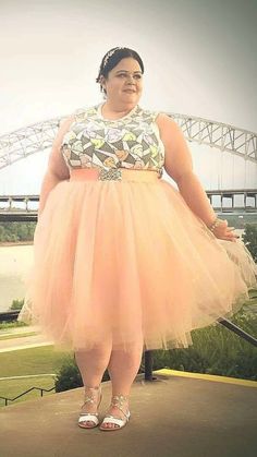 Feminine Tulle Lined Skirt, Feminine Lined Tulle Skirt, Feminine Tulle Skirt With Lining, Summer Party Peach Skirt, Elegant Full Tulle Skirt For Party, Tulle Skirt For Party And Prom Season, Blush Tulle Party Dress, Spring Party Pleated Tulle Skirt, Lined Tulle Fabric Skirt For Party