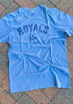 47 Kansas City Royals Blue Hudson Short Sleeve Fashion T Shirt - 48002767 Throwback Cotton T-shirt With Team Logo, Throwback Crew Neck Fan Merchandise Tops, Throwback Crew Neck Top For Game Day, Throwback Cotton T-shirt For Sports, Blue Tops With Team Name For Baseball Season, Casual Cotton T-shirt For Game Day, Blue Crew Neck T-shirt For Sports Season, Throwback Crew Neck Top For Sports Season, Relaxed Fit Short Sleeve Throwback Tops