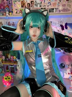 Miku Cosplay Makeup, Hatsune Miku Makeup, 2000s Cosplay, Miku Makeup, Hatsune Miku Costume, Miku Hatsune Cosplay, Cosplay Miku, Cosplay Costumes For Women, Hatsune Miku Cosplay