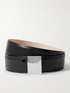 The clean lines of Déhanche's belt are inspired by the Bauhaus movement. It's crafted from smooth leather and has a polished, silver-tone square buckle. Style it with jeans and tailored pants alike. Designer Hair Accessories, Bauhaus Movement, The Bauhaus, Eyewear Shop, Raffia Bag, Fine Watches, Tailored Pants, Bracelets And Charms, Black Belt