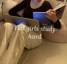 Pretty Girl Studying, Toefl Speaking, Toefl Writing, Ielts Academic, University Of Queensland, Toefl Test, Toefl Ibt, University Of California Irvine, Ielts Listening