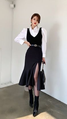 Thrift Inspiration, Dressy Style, Concept Clothing, Korean Outfits, Mode Inspiration, Elegant Outfit, Looks Vintage, Parisian Style