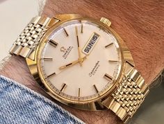 Gold Watch Outfit, Gold Watches For Men, Mens Watch Brands, Gents Watch, Trendy Watches, Ice Watch, Amazing Watches