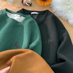 Product Show： Waffle Sweatshirt, Coat Women Fashion, Men Type, Oversized Long Sleeve, College Style, Sweatshirt For Men, Men Model, Branded Sweatshirts, Pullover Shirt