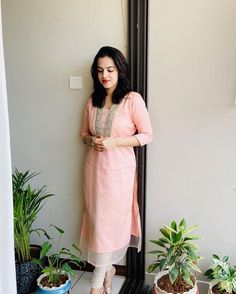 Professional Blouses, Kurti Neck, Kurti Neck Designs, Kurta Designs Women, Modest Fashion Outfits, Kurta Designs, Cool Haircuts, Raw Silk