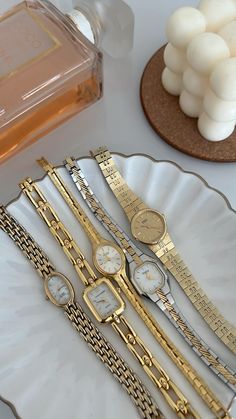 Vintage Gold Watch, Jewelry Stack, Men's Vintage Watch, Fits Inspo, Jewelry Essentials, Jewelry Style, Stacked Jewelry, Jewelry Lookbook, Fashion Ring