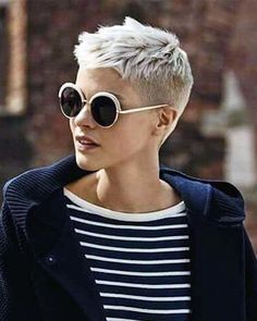 Very Short Pixie Cuts, Trendy We Fryzurach, Super Short Haircuts, Very Short Haircuts, Short Grey Hair, Short Hair Color