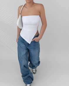 Style A Corset, How To Style A Corset, Asymmetrical Tube Top, Minimal Chic Outfits, Y2k Tube Top, Calm Fits, White Tube, Unique Clothes For Women, Top Strapless