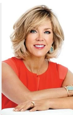 Deborah Norville, Medium Hair Styles For Women, Mom Hairstyles, Trending Haircuts, Cortes De Cabello