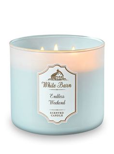 a candle that is sitting in front of a white background with the words white bran on it