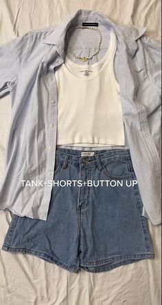 Beach Jorts Outfit, Semi Casual Outfit Women Summer, Fem Summer Outfits, Summer Campus Outfits, Vintage Summer Outfits 1950s, Female Summer Outfits, Outfits 00s Style, Boy Outfits Summer, Brandy Shorts