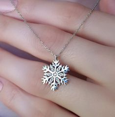 Elegant Snowflake Necklace Perfect For Gifts, Necklace Snowflake, Elegant Christmas Snowflake Necklace, Snowflake Pendant Necklace, Winter Snowflake Necklace, Perfect For Gifts, Snowflake Jewelry, Snowflake Necklace, Snowflake Pendant, Cubic Zirconia Necklace