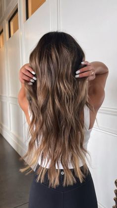 Brown Hair With Half Head Of Foils, Extension Hair Color Ideas, Brunette Hair With Teasy Lights, Blonde To Brunette Transformation Brown, Toned Down Balayage, Low Maintence Balayage, Brown Hair With Soft Blonde Highlights, Brunette Hair Dimension Highlights, Low Maintence Baylage