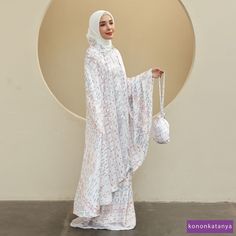 Size: All Sizes Material: Berlin Silk Size details: Front mukena length 120 - 125 cm The length of the back mukena is 140 - 145 cm Skirt length 110 - 115 cm Waist circumference 31 cm (rubber) Bottom skirt circumference 70 cm Face circumference 24 cm + adjust zipper Korean Style Hijab, Prayer Dress, Outfit Korean Style, Head Coverings, Outfit Korean, Muslim Prayer, Hijab Dress, Head Covering, Set For Women