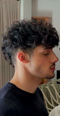 Fade Haircut Curly Hair, Long Curly Hair Men, Taper Fade Curly Hair, Mens Hairstyles Curly, Haircut Selfie, Male Haircuts Curly, Photo Hijab, Curly Hair Fade, Mens Haircuts Short Hair