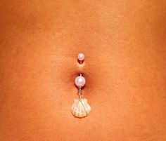 Sunrise Shell Bellybutton ring by CShells805 on Etsy, $45.00 Coquette Belly Piercing, Beachy Belly Button Piercing, Estilo Rachel Green, Bellybutton Ring, Sunrise Shell, Bellybutton Piercings, Belly Button Piercing Jewelry, Belly Piercing Jewelry, Button Piercing