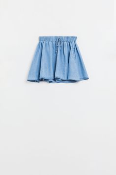 Length: Short. Subcategory: Shorts. Fit: Relaxed fit. Style: Comfy. Fabric: Lightweight woven fabric . Pockets: Side pockets . Waist: Elasticated drawstring waist. runs true to size. S. 100% Tencel Summer Denim Bottoms With Drawstring, Summer Drawstring Denim Bottoms, Medium Wash Denim Bottoms With Drawstring, Spring Denim Bottoms With Drawstring, Spring Denim Drawstring Bottoms, Spring Jean Shorts With Drawstring, Spring Drawstring Jean Shorts, Summer Denim Bottoms With Elastic Waistband, Denim Drawstring Shorts