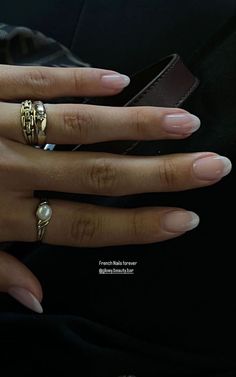 French Wedding Nails, Winter Nail Art Designs, Designs For Short Nails, Milky Nails, Round Nails, Winter Nail Art, Winter Nail, Nail Jewelry, Nails 2024