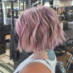 60 Stylish Choppy Bob Haircuts To Flaunt In 2024 Short Bob No Bangs, Italian Bob Haircut 2023, Bob No Bangs, Italian Bob Haircut, Short Medium Length Hair, Italian Bob, Haircut 2023, No Bangs