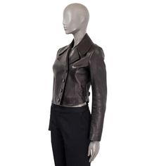 For Sale on 1stDibs - 100% authentic Alaïa notch lapel slightly cropped smooth black lambskin blazer jacket. Opens with four button at front, has padded shoulders and two side Cropped Blazer Jacket, Cropped Blazer, Blazer Jacket, Black Leather, Blazer, Leather, Black, Clothes