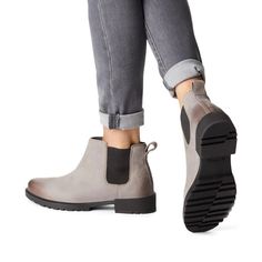 Sorel Gray Emelie Ii Waterproof Chelsea Boot Sz.9 Nwob Boots Are In New Condition With No Flaws.***New Without Box*** -Style #Nl4324-052 -Slip On -Chelsea Style -Rounded Toe -Waterproof -Leather Casual / Leisure / Lounge / Lounge Wear / Athletic / Athleisure / Office Wear / Work Wear / Career Wear / Business Casual / Party / Special Occasion / Cocktail / Wedding Guest / Shower / Brunch / Bachelorette / Gender Reveal / Picnic / Birthday / Garden Party / Date Night / Girls Night / Vacation / Holid Athleisure Office, Princess Cottage, Birthday Garden Party, Picnic Birthday, Cottagecore Fairy, Bohemian Festival, Cocktail Wedding, Holiday Beach, Sorel Womens